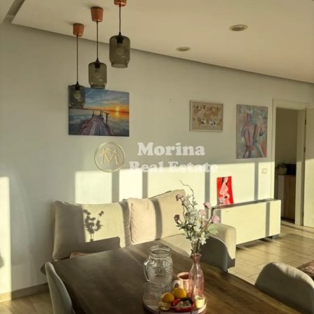 Tirane, jepet me qera apartament 2+1+Ballkon Kati 3, 120 m² 950 € (Dajt)