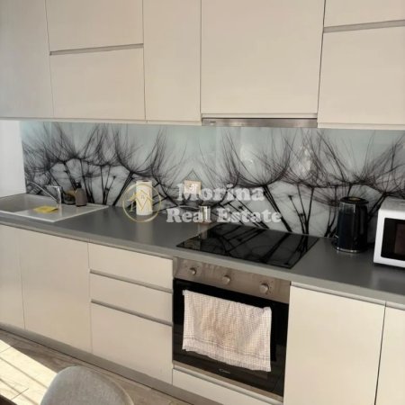 Tirane, jepet me qera apartament 2+1+Ballkon Kati 3, 120 m² 950 € (Dajt)