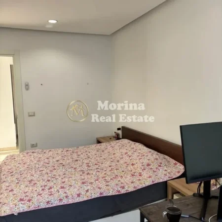 Tirane, jepet me qera apartament 2+1+Ballkon Kati 3, 120 m² 950 € (Dajt)