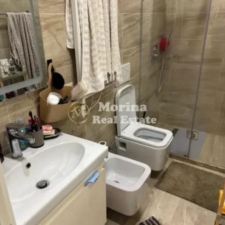 Tirane, jepet me qera apartament 2+1+Ballkon Kati 3, 120 m² 950 € (Dajt)