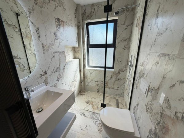 Tirane, shitet 1+1 Kati 5, 63 m² 219.000 € 