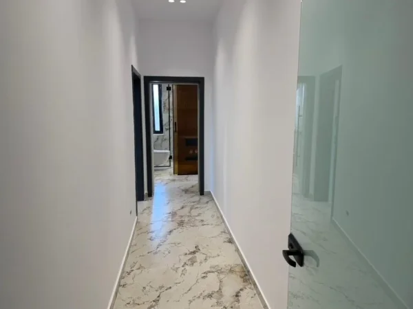 Tirane, shitet 1+1 Kati 5, 63 m² 219.000 € 