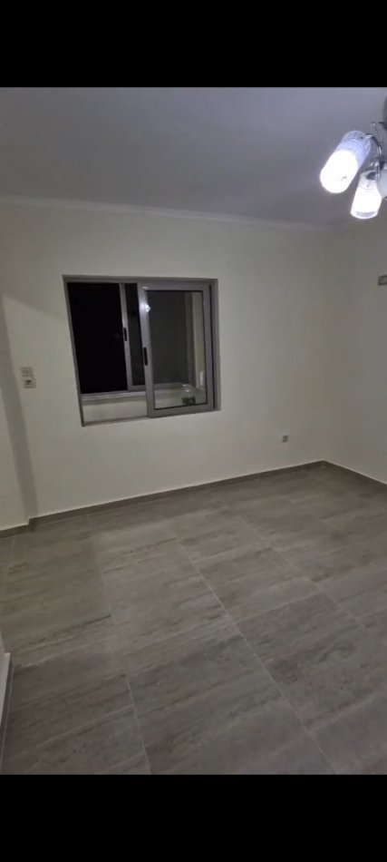 Tirane, jepet me qera apartament 1+1+Ballkon Kati 4, 60 m² 400 € (Pranë Shkollës 1 Maj, Ali Demi, Tiranë.)