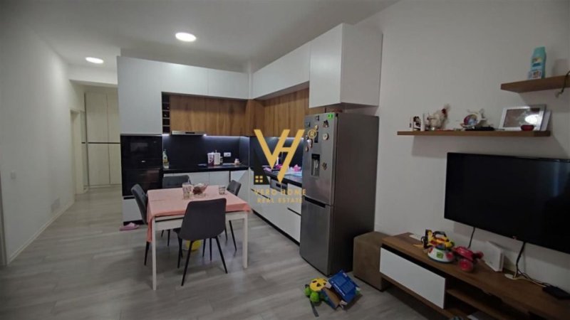 Tirane, shitet apartament 2+1+Ballkon Kati 3, 99 m² 176.000 € (ALI DEMI)