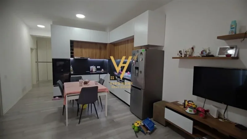 Tirane, shitet apartament 2+1+Ballkon Kati 3, 99 m² 176.000 € (ALI DEMI)