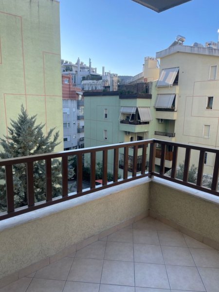 Tirane, jepet me qera apartament 2+1+Ballkon Kati 2, 80 m² 450 € 
