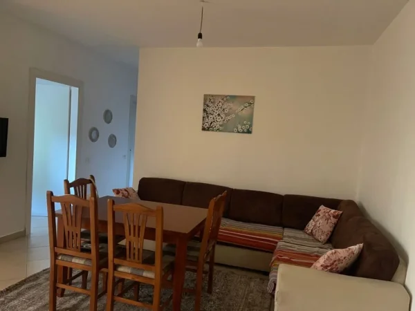 Tirane, jepet me qera apartament 2+1+Ballkon Kati 2, 80 m² 450 € 