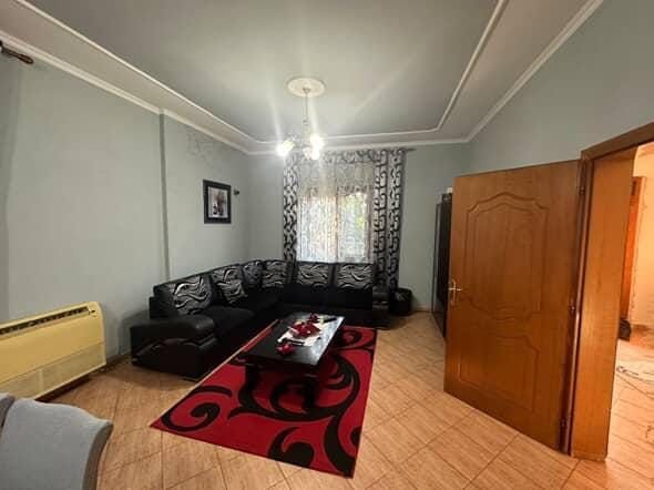 Tirane, jepet me qera apartament 2+1 Kati 1, 95 m² 500 € (Pranë Casa Italia)
