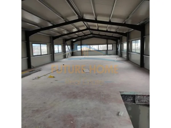Tirane, shitet magazine , 500 m² 450.000 € (MEZEZ)