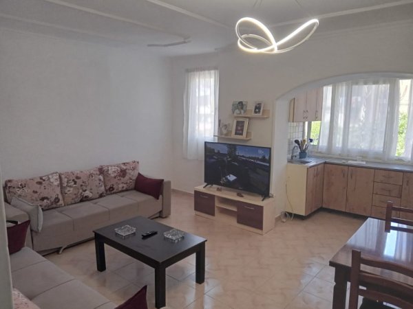 Tirane, jepet me qera apartament 1+1 Kati 2, 54 m² 400 € (ali demi)