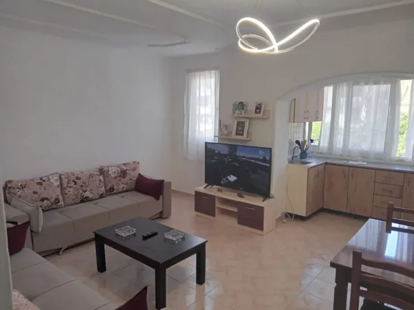 Tirane, jepet me qera apartament 1+1 Kati 2, 54 m² 400 € (ali demi)