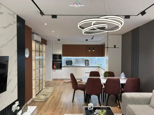 Tirane, jepet me qera apartament 2+1+Ballkon Kati 4, 125 m² 950 € (Fusha E Aviacionit)