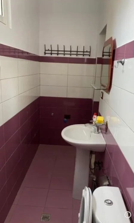 Tirane, jepet me qera ambjent biznesi Kati 2, 155 m² 800 € (fusha aviacionit)