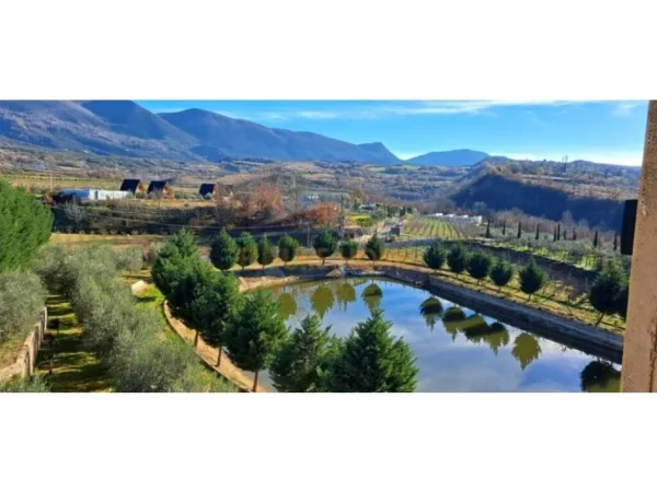 Tirane, shitet hotel , 20.000 m² 3.900.000 € (MULLET)