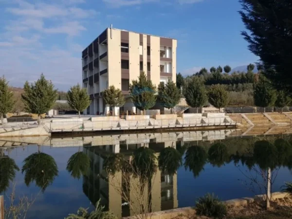 Tirane, shitet hotel , 20.000 m² 3.900.000 € (MULLET)