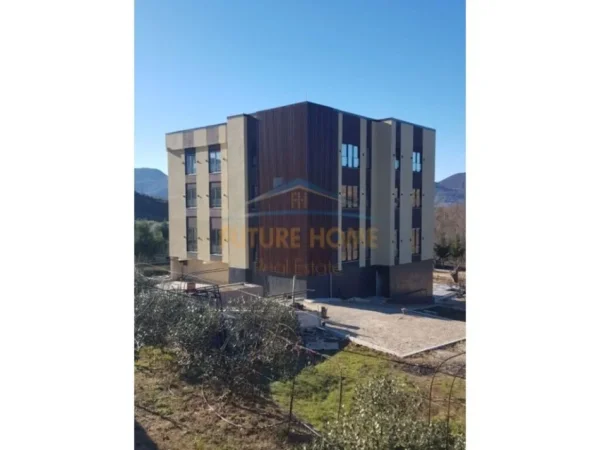 Tirane, shitet hotel , 20.000 m² 3.900.000 € (MULLET)