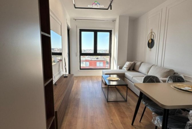 Tirane, jepet me qera apartament 1+1+Ballkon Kati 9, 70 m² 800 € (Komuna e Parisit)