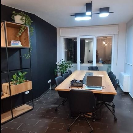 Tirane, jepet me qera ambjent biznesi Kati 2, 85 m² 850 € (Stadiumi dinamo)
