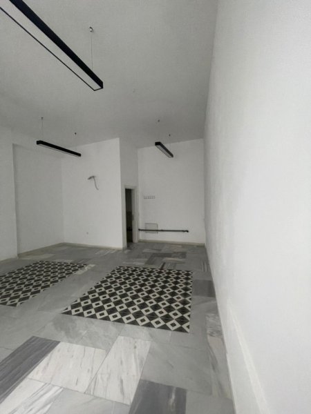 Tirane, jepet me qera dyqan Kati 0, 50 m² 400 € (Kodra e Diellit 2)