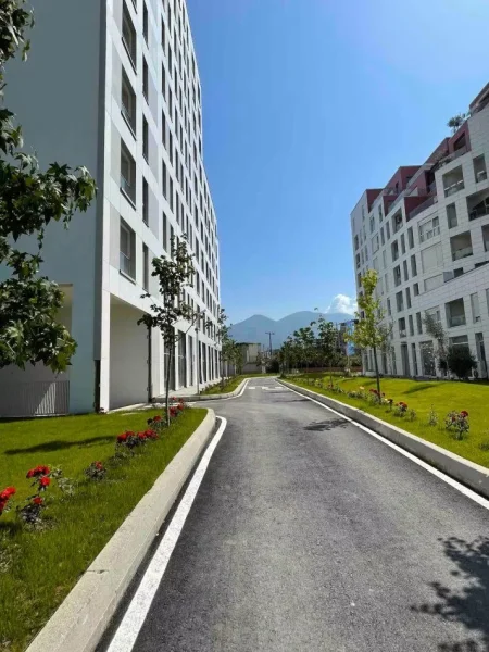 Tirane, jepet me qera apartament 1+1+Ballkon Kati 3, 50 m² 590 € (SIRI KODRA)