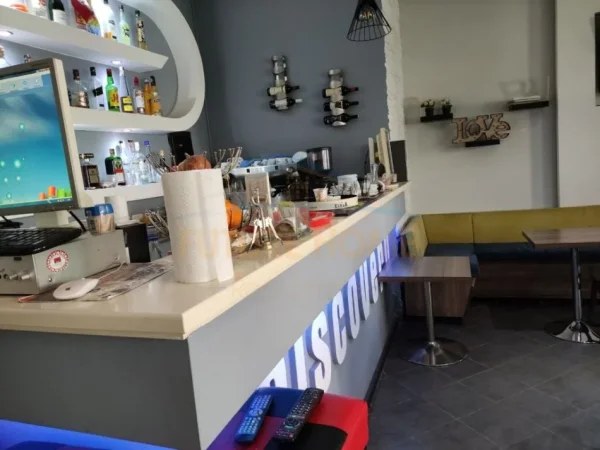 Tirane, shitet ambjent biznesi , 60 m² 120.000 € (FROSINA PLAKU)
