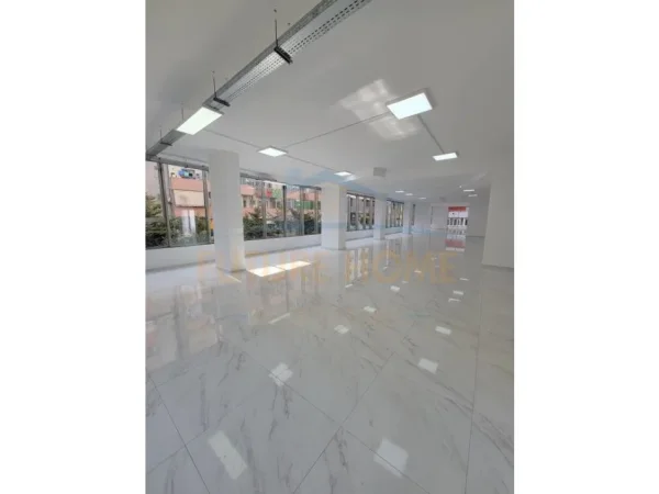 Tirane, shitet ambjent biznesi Kati 1, 750 m² 1.500.000 € (pranë Jata Market)