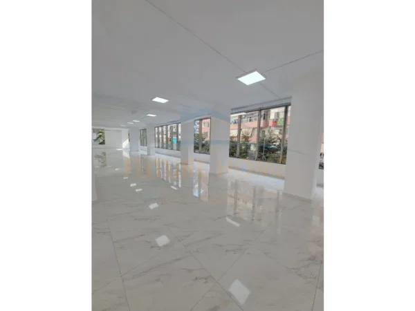 Tirane, shitet ambjent biznesi Kati 1, 750 m² 1.500.000 € (pranë Jata Market)