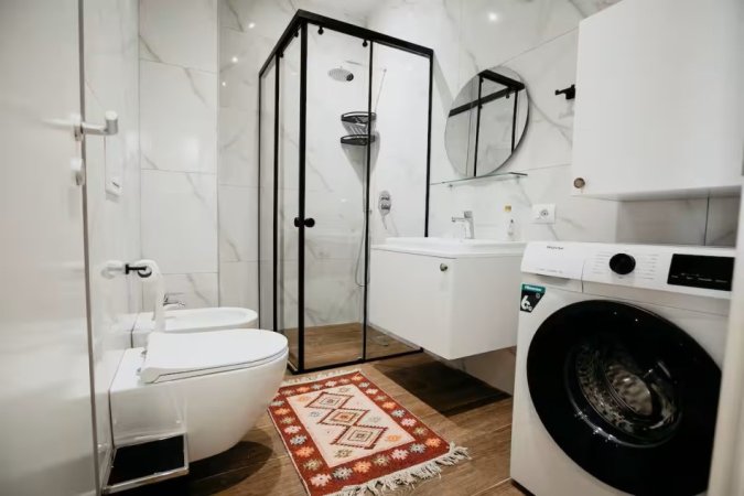 Tirane, jepet me qera apartament 1+1+Ballkon Kati 3, 46 m² 590 € (Rr. Ramazan Bogdani 5)