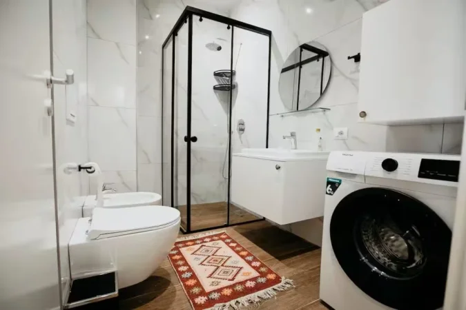 Tirane, jepet me qera apartament 1+1+Ballkon Kati 3, 46 m² 590 € (Rr. Ramazan Bogdani 5)