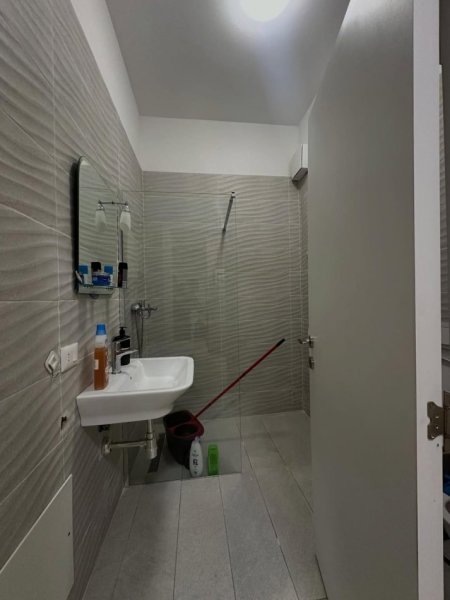 Tirane, shitet apartament 1+1 Kati 5, 732 m² 197.000 € (SQUARE 21)