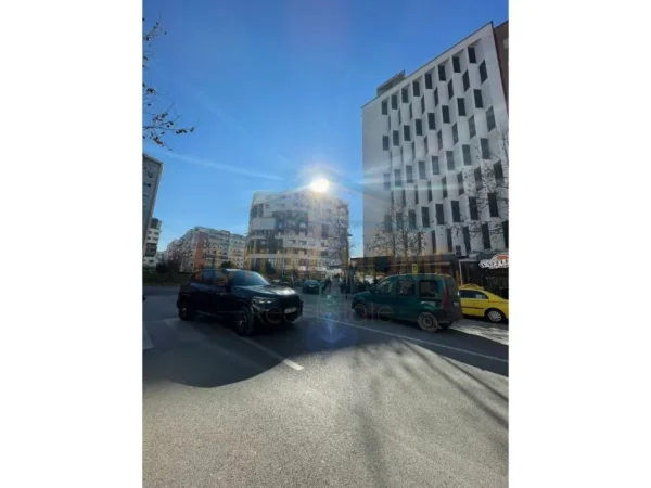 Tirane, shitet ambjent biznesi Kati 0, 140 m² 490.000 € 