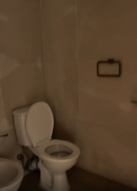 Tirane, jepet me qera apartament 2+1+Ballkon Kati 3, 94 m² 500 € (RRUGA 5 MAJI)