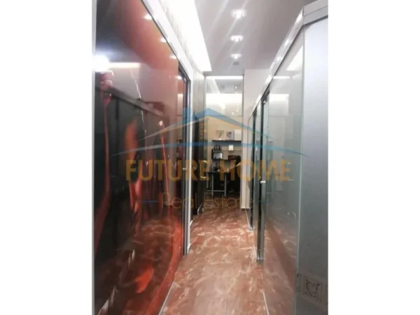 Tirane, shitet ambjent biznesi Kati 2, 72 m² 220.000 € 