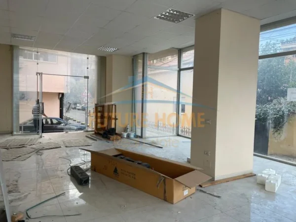 Tirane, shitet ambjent biznesi Kati 0, 89 m² 270.000 € 