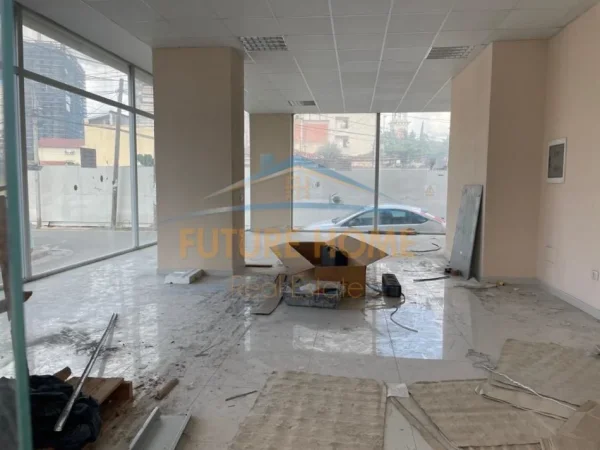 Tirane, shitet ambjent biznesi Kati 0, 89 m² 270.000 € 