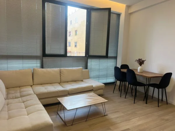 Apartament 1+1 me Qera ne Zonen e 21 Dhjetorit, Kati 1, 65 m² 550 €URO