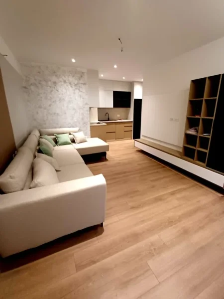 Shitet partament 2+1+Post Parkimi 290.000 € (Rruga e Durresit)