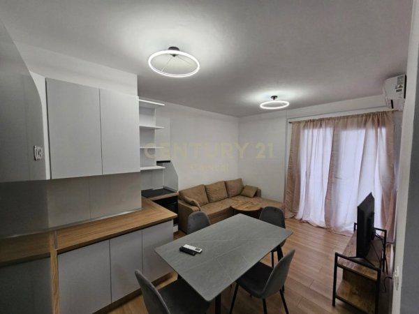 Tirane, jepet me qera apartament 2+1 Kati 9, 70 m² 650 € (Ish- Fusha e Aviacionit)