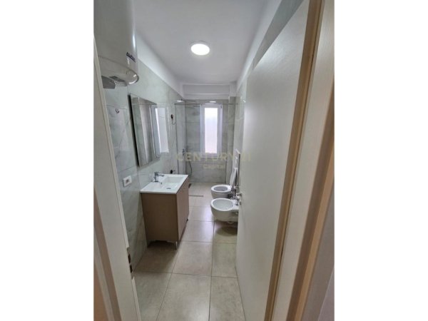 Tirane, jepet me qera apartament 2+1 Kati 9, 70 m² 650 € (Ish- Fusha e Aviacionit)