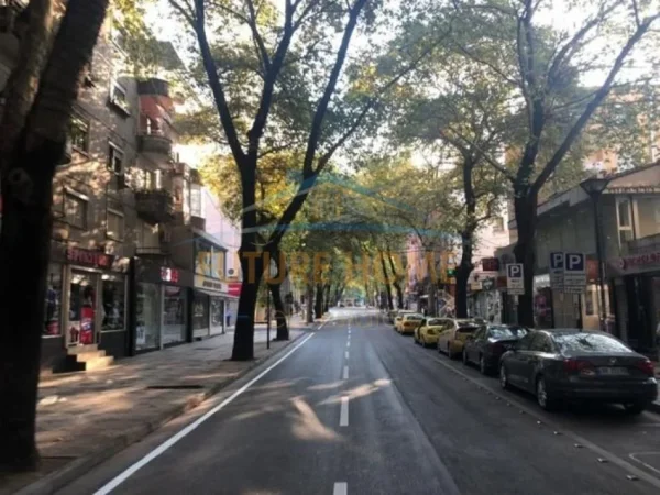 Tirane, shitet ambjent biznesi Kati 0, 42 m² 450.000 € 