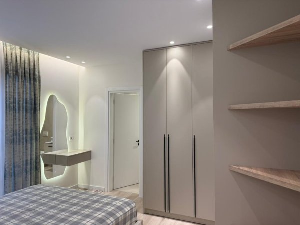 Tirane, jepet me qera apartament 1+1 Kati 5, 60 m² 700 € 