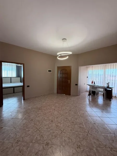 Tirane, jap me qera apartament 2+1+Ballkon Kati 3, 146 m² 510 € (rruga Paro kita)