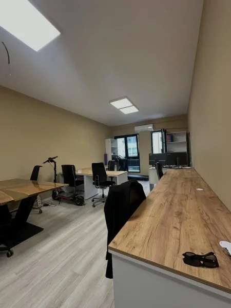Tirane, shitet apartament 1+1+Ballkon Kati 5, 73 m² 197.100 € (Square 21)