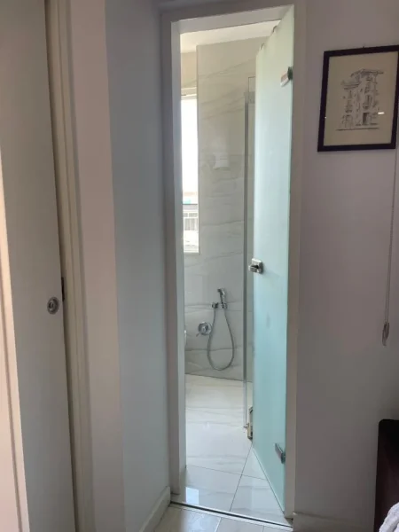 Tirane, jepet me qera apartament 1+1+Ballkon Kati 5, 50 m² 500 € (Komuna e Parisit)