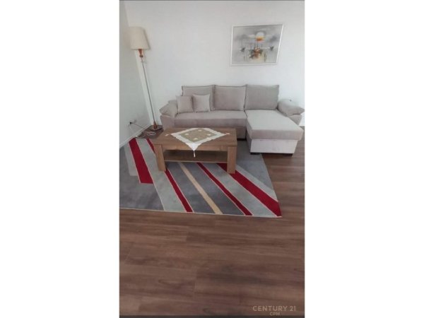 Tirane, jepet me qera apartament 2+1 Kati 7, 90 m² 700 € (Komuna e Parisit)
