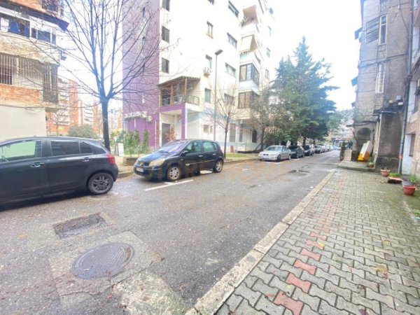 Tirane, shitet ambjent biznesi Kati 0, 77 m² 103.000 € 