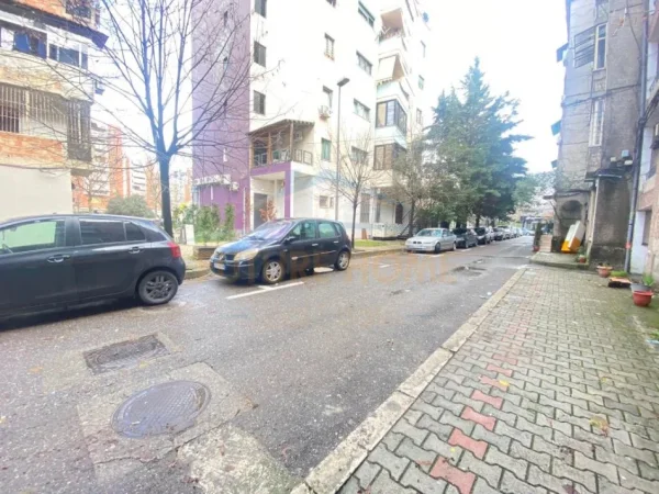 Tirane, shitet ambjent biznesi Kati 0, 77 m² 103.000 € 