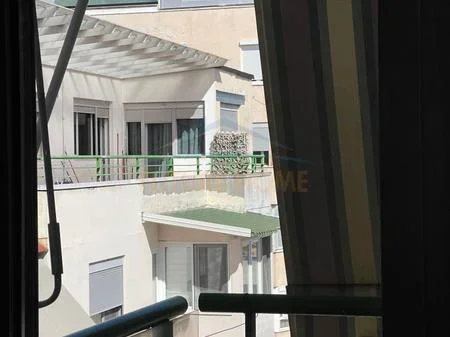 Tirane, jepet me qera apartament 1+1 Kati 10, 80 m² 600 € 