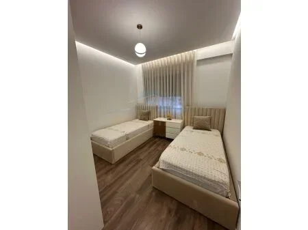 Tirane, shitet apartament 3+1+Ballkon Kati 3, 123 m² 250.000 € 