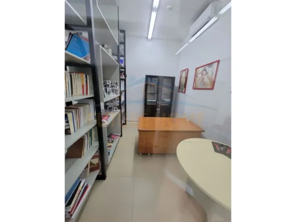 Tirane, shitet ambjent biznesi Kati 1, 448 m² 1.060.000 € (KINOSTUDIO)